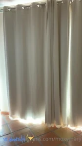 Moxymary - No panties Guess what Yandreaya is visiting me for a week