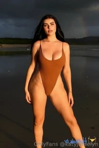 Katyjoraelyn - Your first Cyber Monday deal from Me is now in your DM