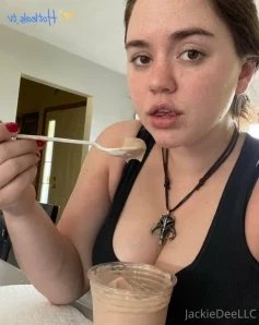 Snackupjackie - January 8 2022 Oh man I can t even believe I started