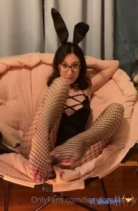 Femdomommy - Little and a little bit leggy