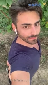 Pcandrew - Horny and hangovered Such a bad combie Who wanna lick me