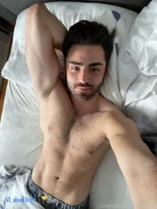 Pcandrew - Think i am kind of horny today