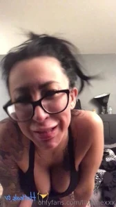 Lilylanexxx - Lets all try and have a good day