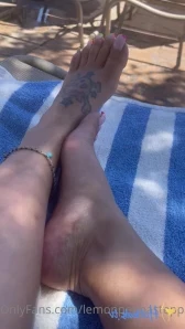 Lemonpeppasteppas72 - Quick toe worship and a little bit of spit part 1
