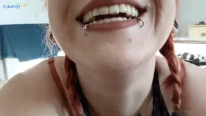 Pixiefeetnixx - A little jiggle to get your weekend started