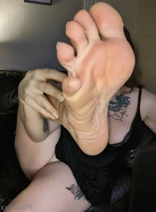 Pixiefeetnixx - I got these nylons for someone and accidentally ripped