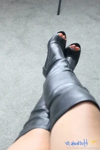 Louinheels - Errm danger of the sun coming back please These tootsies