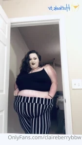 Claireberrybbw - Big jugs and a weird girl posing for pictures Lol