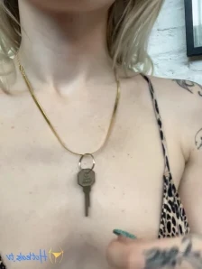 Topdomme - No bra underneath when I m not on TikTok lolol