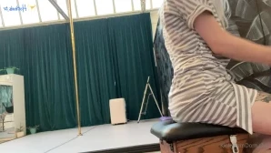 Topdomme - Summer means rubber swimsuits and mini skirts