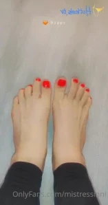 Mistressinni - Oily footjob