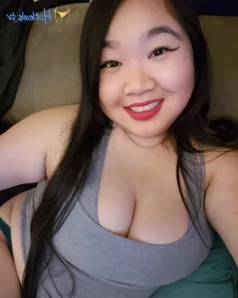 Softersophie - Really feelin my tits tonight more like wishing I had