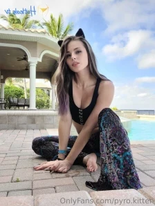 Pyro.kitten - Move closer I want to whisper my hot fantasies to you