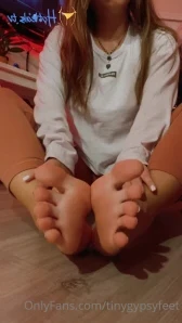 Tinygypsyfeet - Sorry for going MIA Having a lovely holiday in Aus