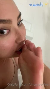 Tinygypsyfeet - Someone come wash my feet before bed