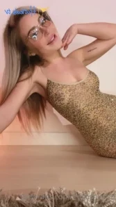Karislondon - Tanned and toned ready for summer