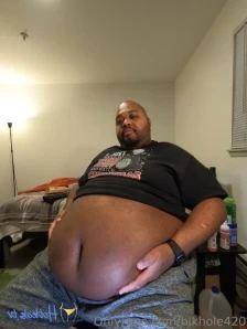 Blkhole420 - Big belly makes me so horny