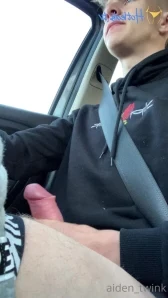 Aiden_twink - Magic trick