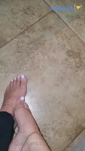 Iluvshaunalv - I know you love the sound of my heel when it smacks 