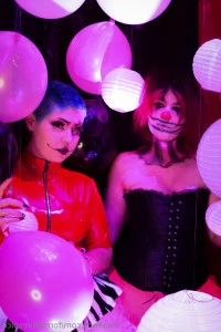 Formativespice - giving my body a good wash after being painted blue 1