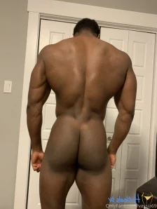 Tyresejones - Saturday feeling extra horny For you check your DM