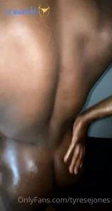 Tyresejones - The less clothing the better Is it