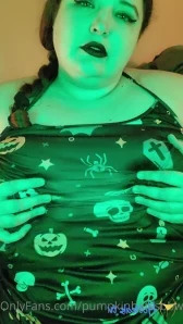 Pumpkinbatssbbw - My paid page is having a black Friday sale 45 off