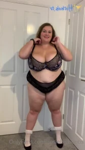Rosiebigboobs - Tempted to give the factory workers over the road from