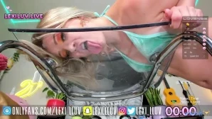 Lexi_lluv - Look how wet I can get