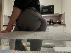 Camillarasane - Pov tulin just salilta ja oon menos suihkuu meillä