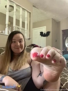 Porcelainfeets - Happy Friday l would love it if you thought about my