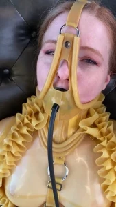 Mdollbot - Just looking soooo dramatic What a poor poor concubine All