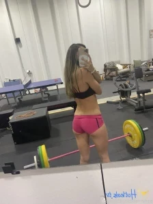 Fitbrycevip - Trying to fix my monitor while the guys are telling me