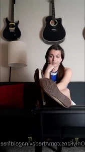 Thedavinagoldfree - Foot Fetish Worship Fantasy Ignored in Nylons I m part 3