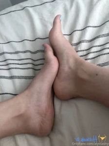 Alyssashy - Post workout 40 minutes on the elliptical killed me