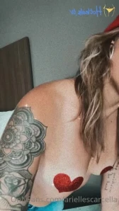 Ariellescarcella - Which pose One or two
