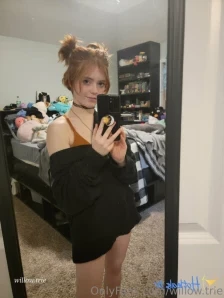 Willow.trie - Really enjoying the bare pussy feel part 2