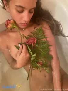 Missumajolie - I know you want to see more