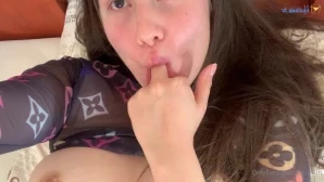 Aprilsun - Quieres que me saque la ropita para ti