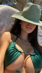 Nastya_star - ASS SHAKE IN DOGGY POSE Round juicy boobs I lift my part 4