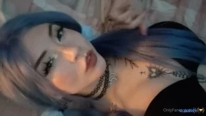 Evaray - Doing a little dance for you