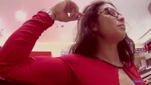 Miracuckold - fittingroom fun